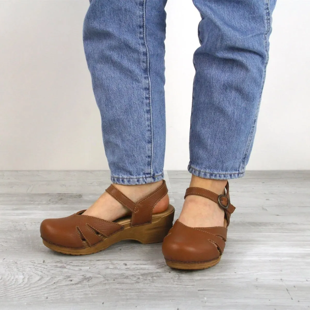 Sanita Margrethe Women's Adjustable Sandal In Chestnut